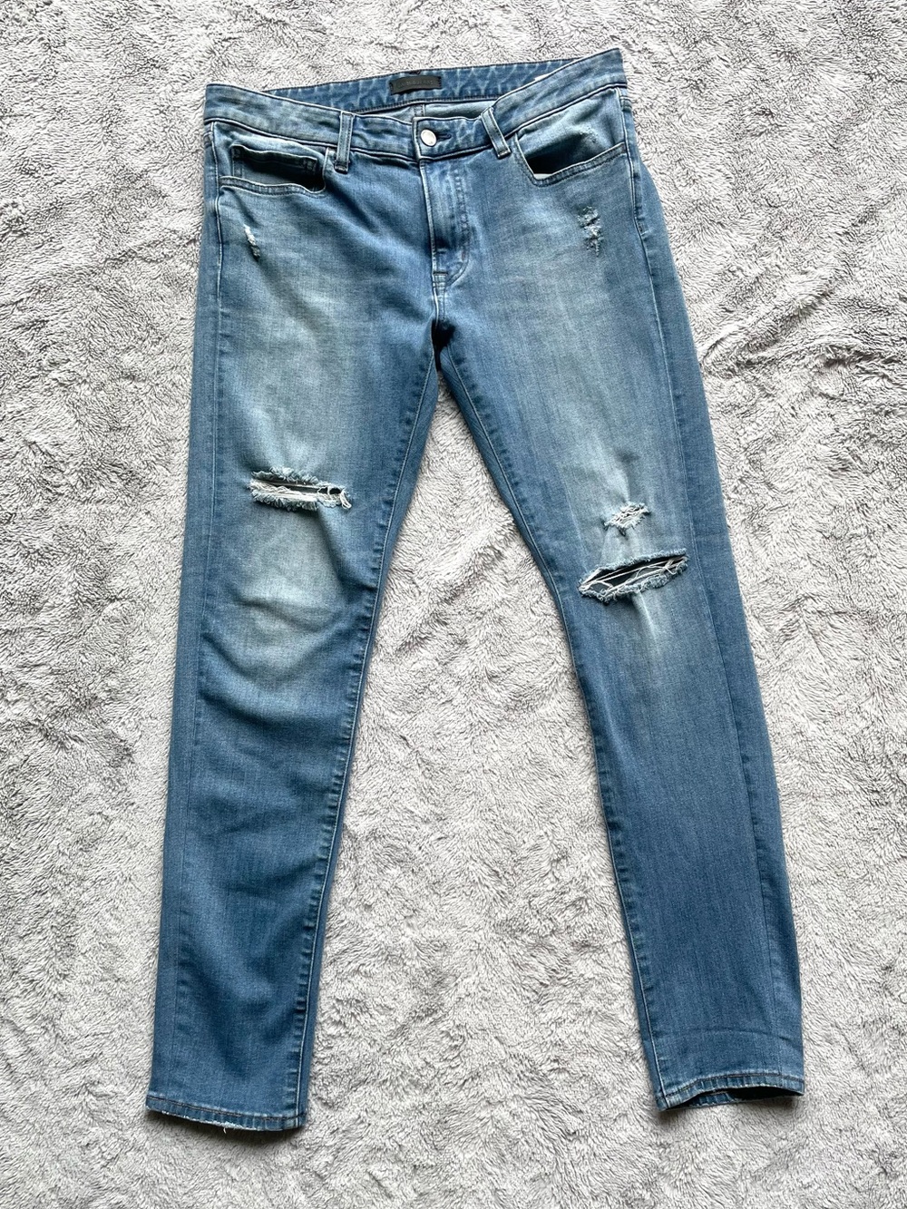 Uniqlo Light Blue Distressed Skinny Jeans